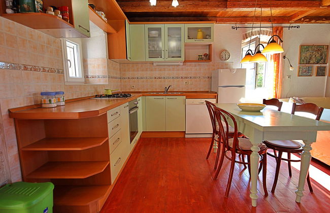 Casa de 4 quartos em Milna com jardim e terraço - Foto 9