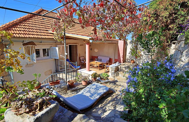 Casa de 4 quartos em Milna com jardim e terraço - Foto 2