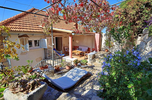 Photo 2 - Maison de 3 chambres à Milna avec jardin et vues à la mer