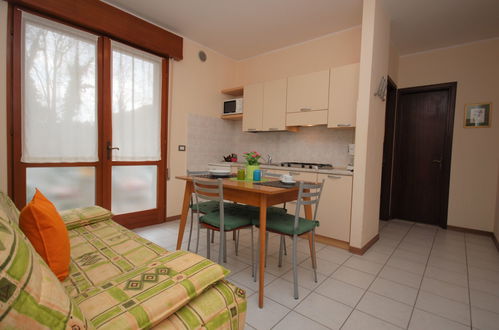 Foto 6 - Apartamento de 1 quarto em Lignano Sabbiadoro com jardim