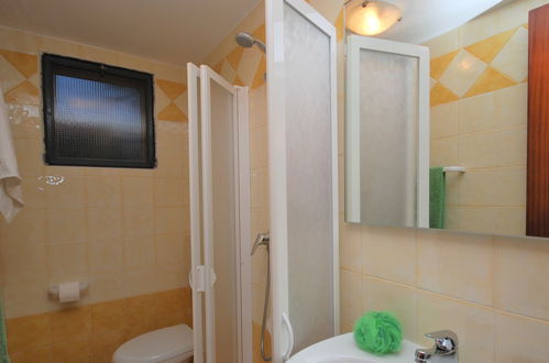 Foto 8 - Apartamento de 1 quarto em Lignano Sabbiadoro com jardim