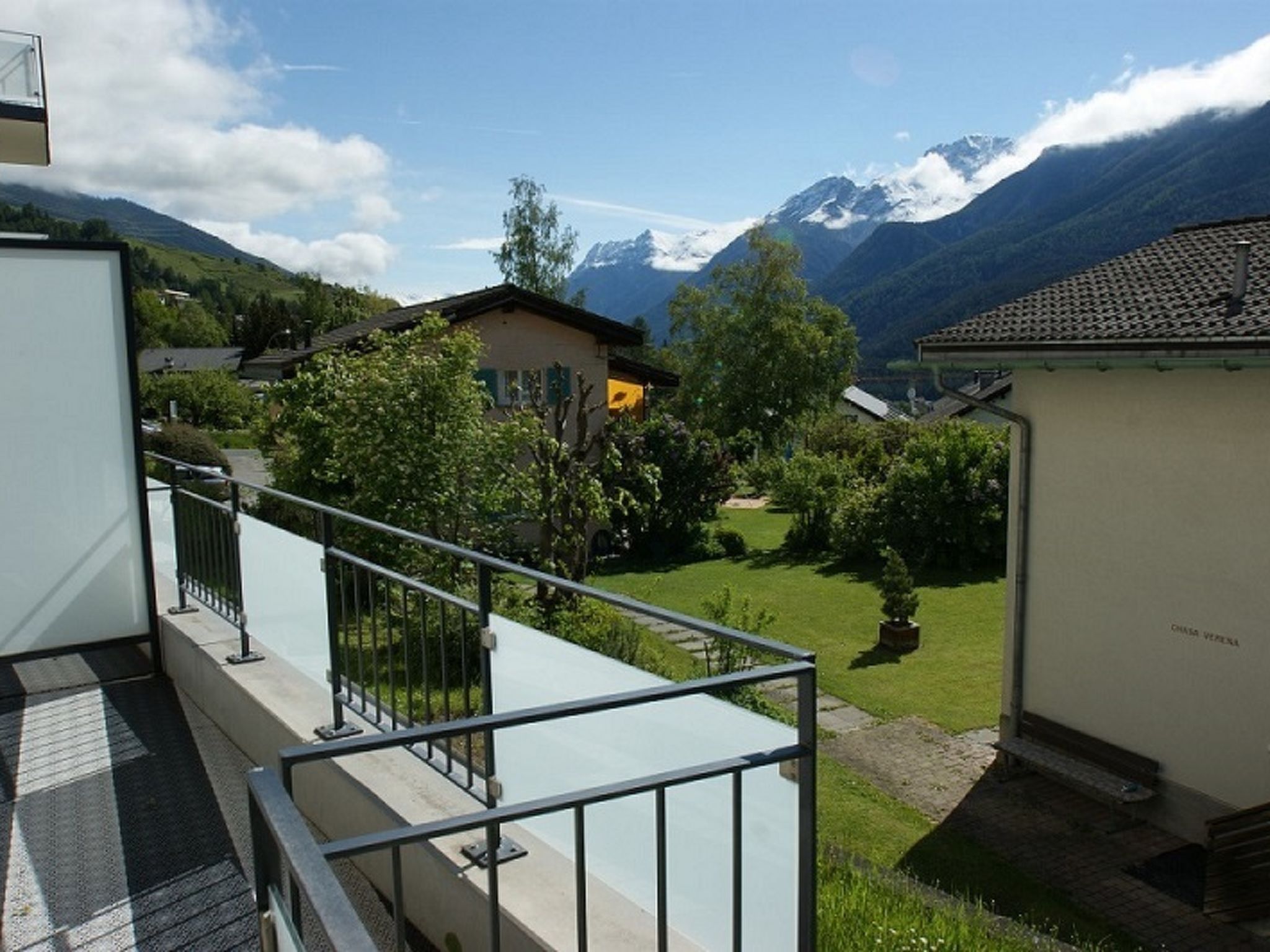 Foto 18 - Apartamento de 2 habitaciones en Scuol con vistas a la montaña