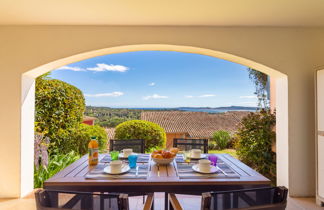 Photo 1 - Appartement de 2 chambres à Grimaud avec piscine et vues à la mer