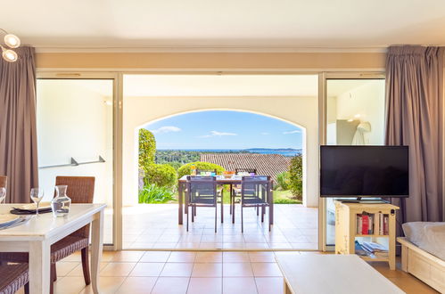 Photo 8 - Appartement de 2 chambres à Grimaud avec piscine et vues à la mer