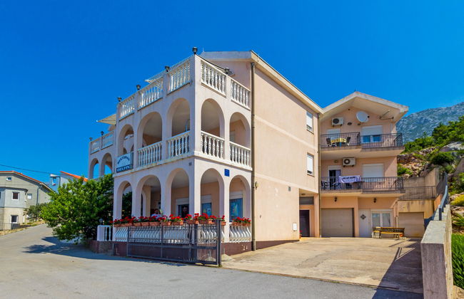 2 bedroom Apartment in Karlobag with swimming pool - Photo 9
