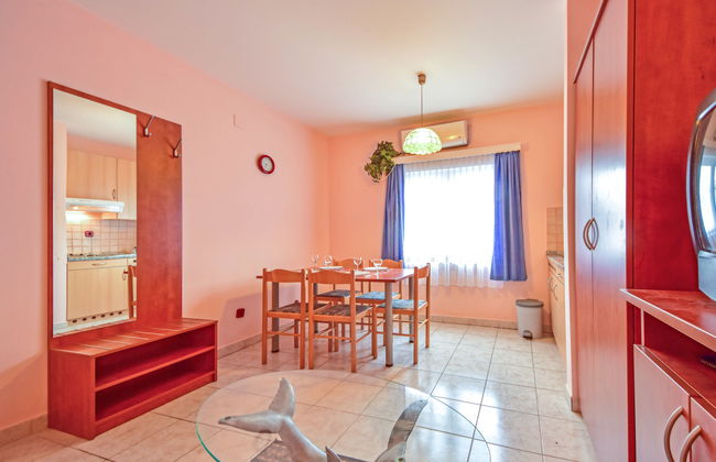 2 bedroom Apartment in Karlobag with swimming pool - Photo 6