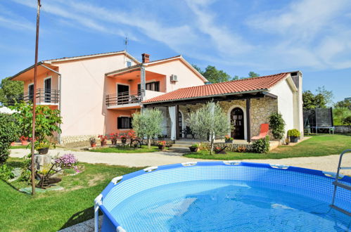 Photo 1 - Maison de 1 chambre à Kanfanar avec piscine et jardin