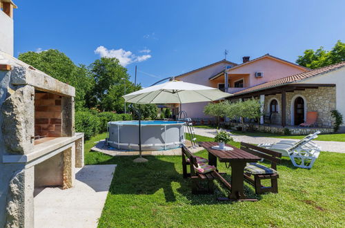 Foto 8 - Casa de 1 quarto em Kanfanar com piscina e jardim