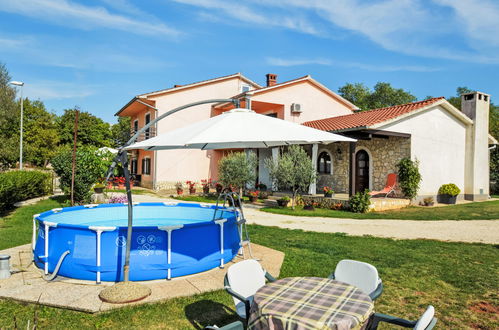 Photo 2 - Maison de 1 chambre à Kanfanar avec piscine privée et vues à la mer