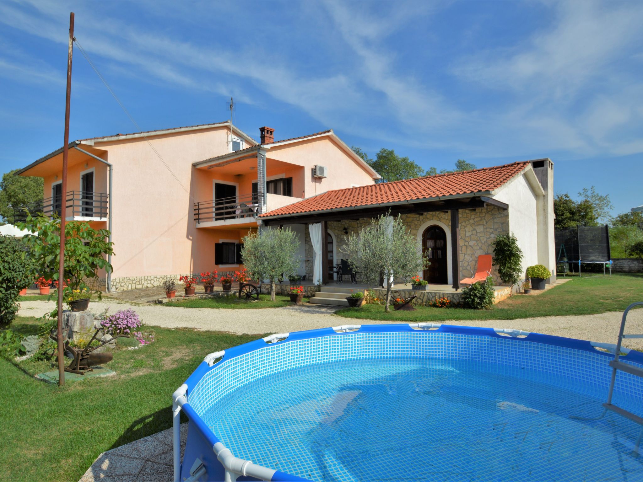 Foto 19 - Haus mit 1 Schlafzimmer in Kanfanar mit schwimmbad und blick aufs meer