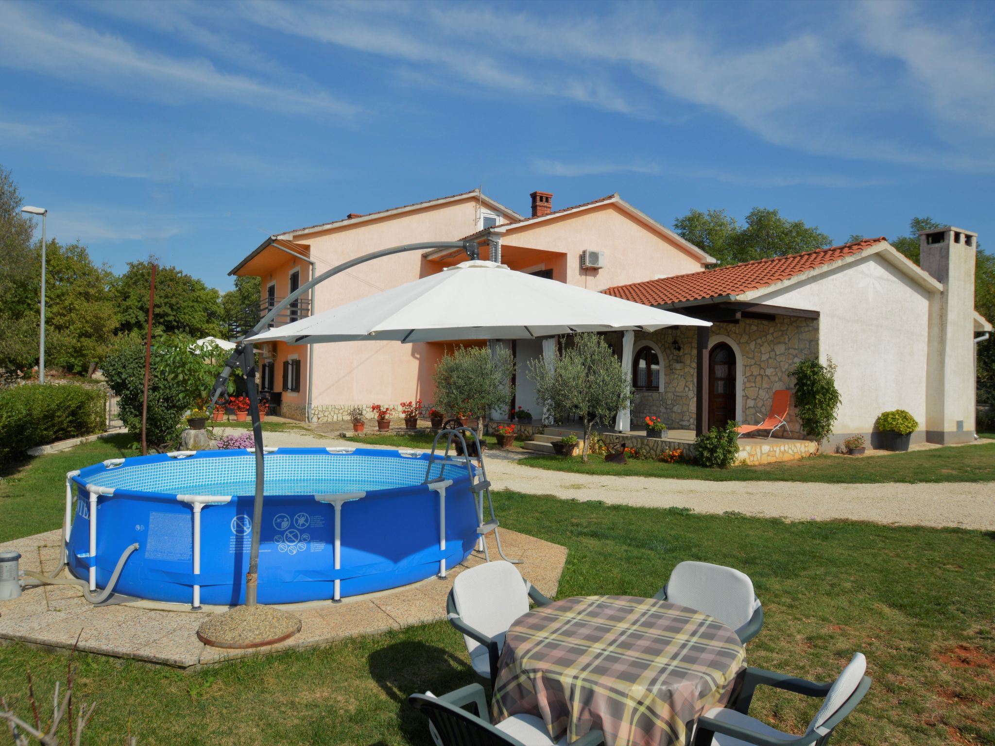 Photo 1 - Maison de 1 chambre à Kanfanar avec piscine et vues à la mer