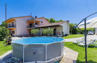 Photo 1 - Maison de 1 chambre à Kanfanar avec piscine et jardin