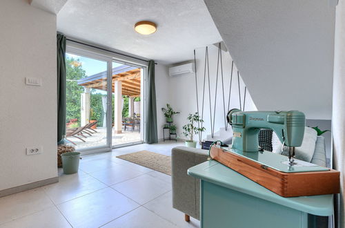 Foto 19 - Casa con 2 camere da letto a Cerovlje con piscina privata e giardino