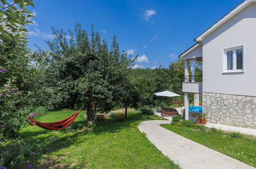 Photo 2 - Maison de 2 chambres à Cerovlje avec piscine privée et jardin