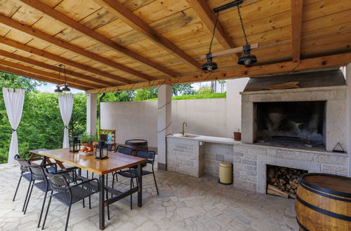 Foto 14 - Casa con 2 camere da letto a Cerovlje con piscina privata e giardino