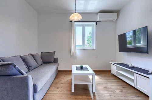 Foto 37 - Casa con 2 camere da letto a Cerovlje con piscina privata e giardino