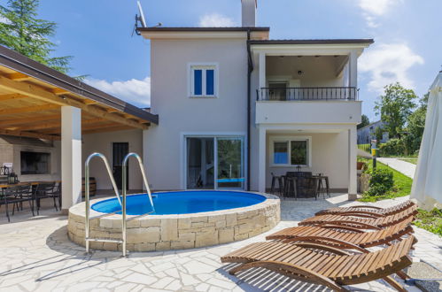 Foto 13 - Casa de 2 habitaciones en Cerovlje con piscina privada y terraza