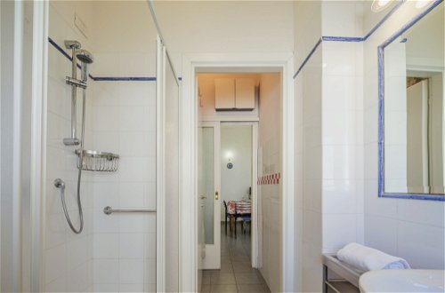 Photo 22 - 2 bedroom Apartment in Viareggio with terrace and sea view