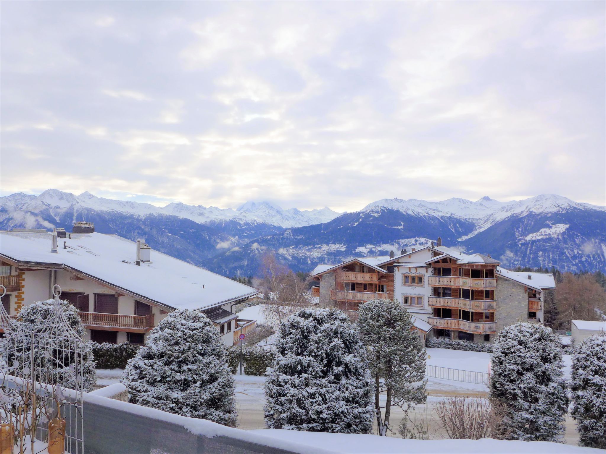 Foto 28 - Apartamento en Crans-Montana con piscina y vistas a la montaña