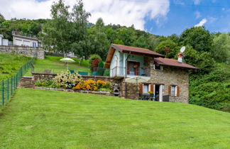 Foto 3 - Casa de 2 quartos em Pianello del Lario com jardim e vista para a montanha