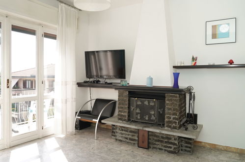 Foto 7 - Apartment mit 1 Schlafzimmer in Porto Valtravaglia mit garten und blick auf die berge