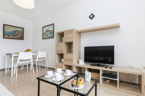 Foto 9 - Apartamento de 2 quartos em Blanes com piscina e jardim