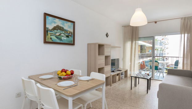 3 bedroom Apartment in Blanes with swimming pool and garden - Photo 3