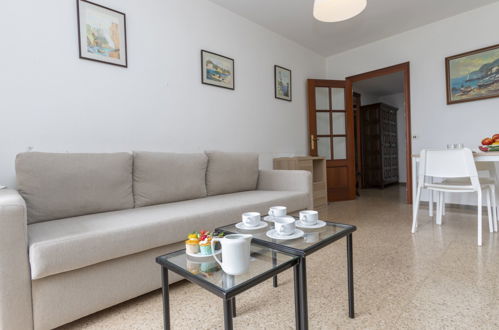 Photo 7 - 2 bedroom Apartment in Blanes with swimming pool and garden