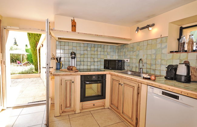 Casa de 5 quartos em Cucuron com piscina privada e jardim - Foto 16