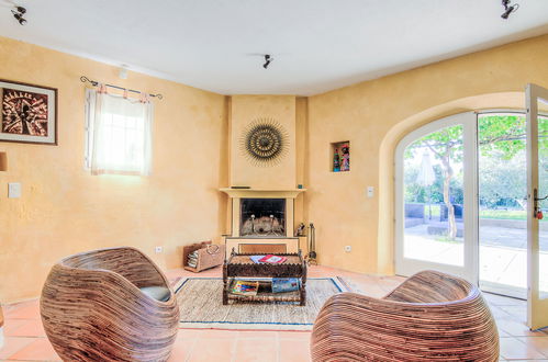 Photo 8 - 4 bedroom House in Cucuron with private pool and garden