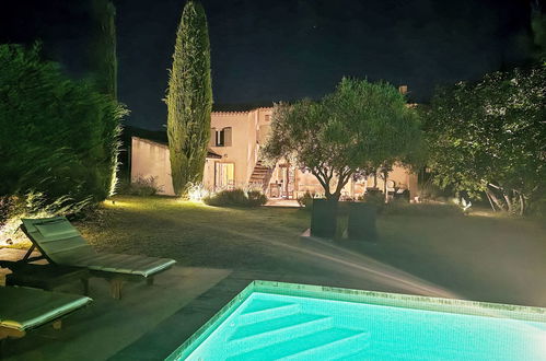 Foto 33 - Casa con 4 camere da letto a Cucuron con piscina privata e giardino