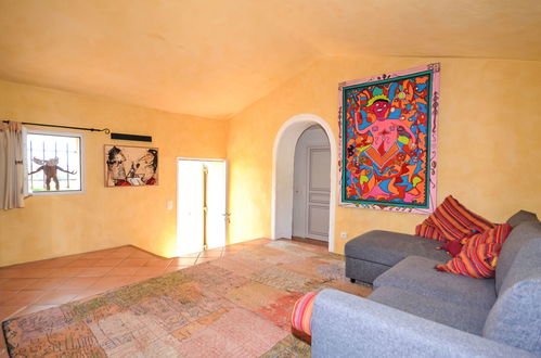 Photo 11 - 4 bedroom House in Cucuron with private pool and garden