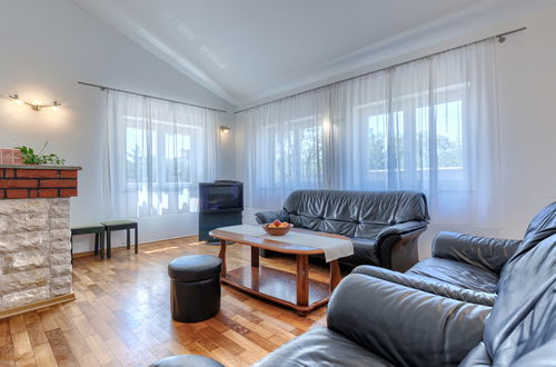Photo 4 - Maison de 6 chambres à Pula avec piscine privée et jardin