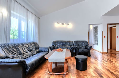 Photo 6 - Maison de 6 chambres à Pula avec piscine privée et jardin