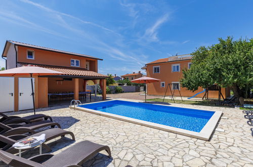 Photo 3 - Maison de 6 chambres à Pula avec piscine privée et jardin