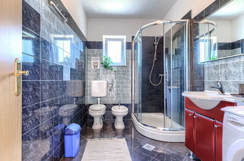 Photo 33 - Maison de 6 chambres à Pula avec piscine privée et jardin