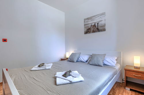 Photo 19 - Maison de 6 chambres à Pula avec piscine privée et jardin