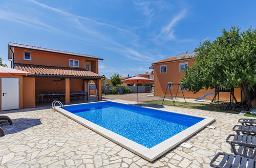 Photo 36 - Maison de 6 chambres à Pula avec piscine privée et jardin