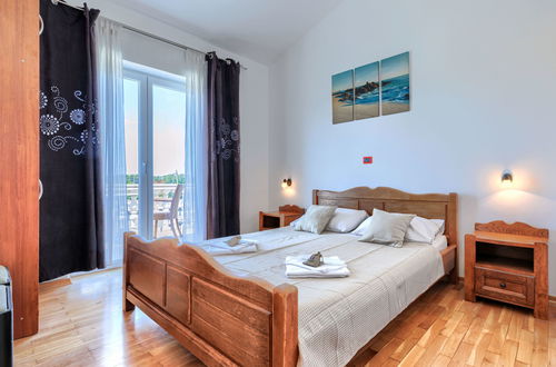 Photo 5 - Maison de 6 chambres à Pula avec piscine privée et jardin