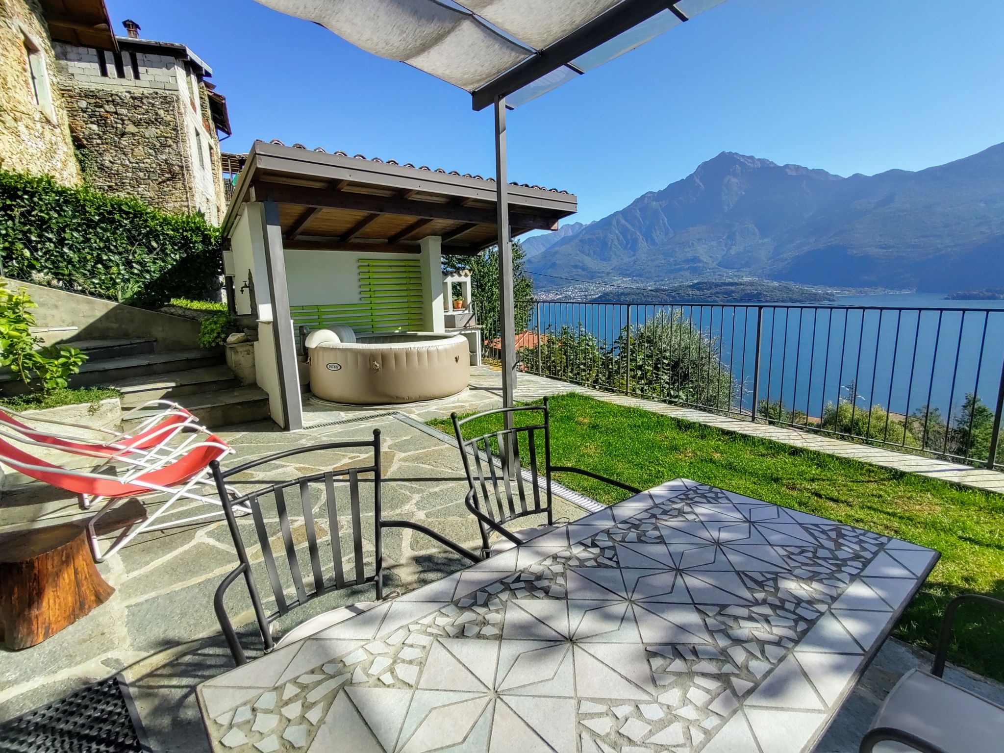 Photo 4 - Maison de 2 chambres à Gravedona ed Uniti avec jardin et terrasse