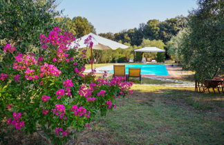 Foto 3 - Apartamento de 2 quartos em Siena com piscina e jardim