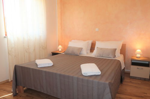 Photo 14 - 2 bedroom House in Sveta Nedelja with private pool and garden