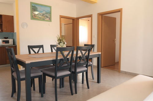 Photo 12 - 2 bedroom House in Sveta Nedelja with private pool and sea view