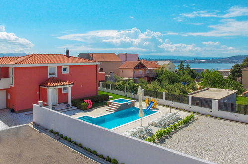 Foto 13 - Casa con 5 camere da letto a Kaštela con piscina privata e vista mare