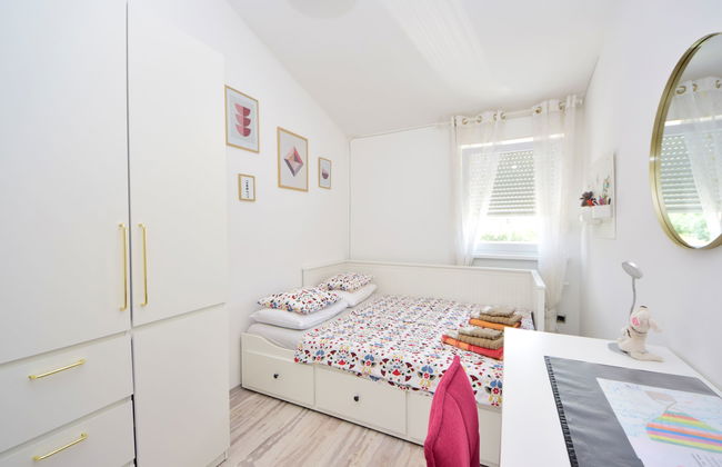 Casa de 6 quartos em Kaštela com piscina privada e jardim - Foto 32