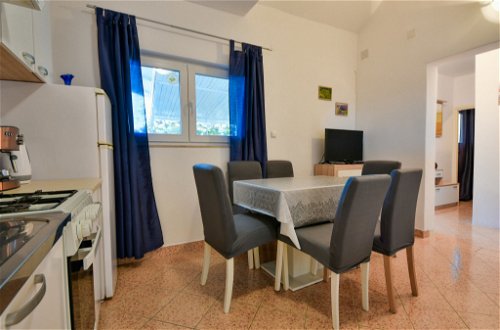 Foto 13 - Appartamento con 2 camere da letto a Jasenice con terrazza e vista mare