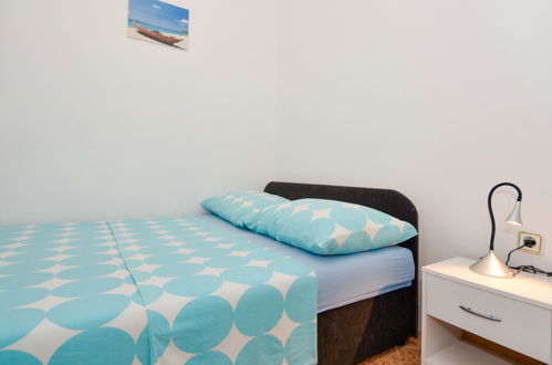 Foto 7 - Appartamento con 2 camere da letto a Jasenice con terrazza e vista mare