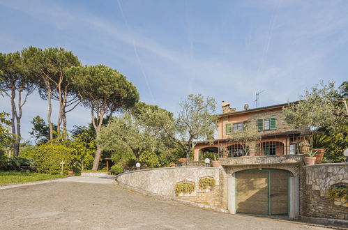 Foto 35 - Casa de 3 quartos em Camaiore com piscina privada e vistas do mar