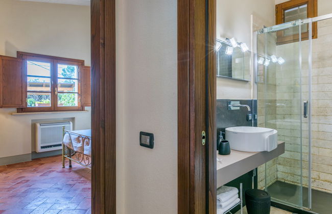 5 bedroom House in San Miniato with private pool and garden - Photo 24