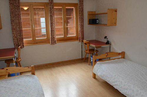 Foto 9 - Apartamento de 4 habitaciones en Saanen